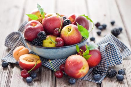 水果，浆果，油桃，樱桃，黑莓，蓝莓，餐巾