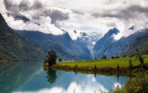 Oldedalen，Nordfjord，挪威，Nurfjord，挪威，山，草地，云，峡湾