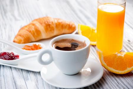 法国，早餐，咖啡，羊角面包，果酱，橙，果汁
