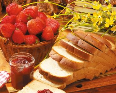 面包，浆果，草莓，果酱，鲜花，静物
