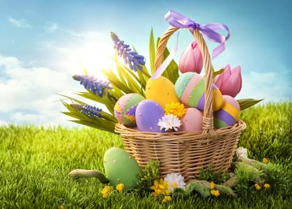 鸡蛋，krashenki，篮子，草，鲜花，复活节
