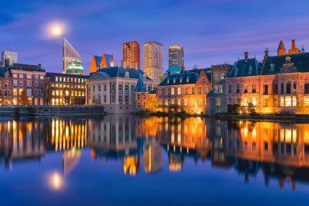 海牙，荷兰，海牙，荷兰，荷兰，夜晚的城市，建筑物，码头，水，倒影