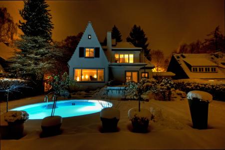 房屋，豪宅，游泳池，夜，雪