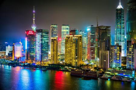 上海，中国，上海，中国，夜晚的城市，建筑，摩天大楼，河流