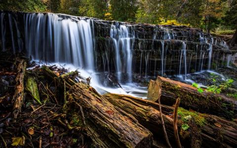 Au Train Falls，密歇根州，瀑布，岩石，大自然