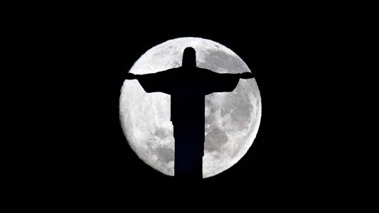 耶稣基督，救世主，雕像，巴西，里约热内卢，科尔科瓦多，月亮，黑色的背景，晚上
