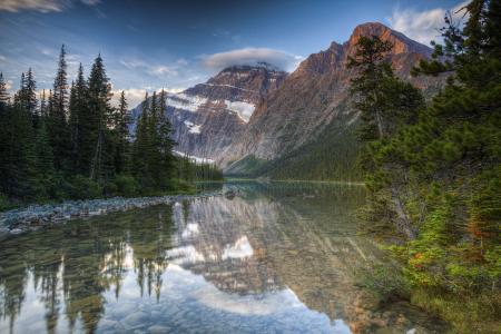贾斯珀国家公园，加拿大艾伯塔省，河流，山脉，景观