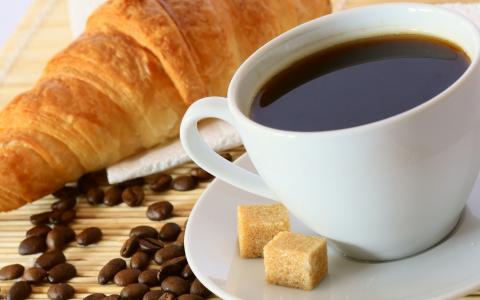 咖啡，羊角面包，红糖，糖，糕点，早餐，谷物