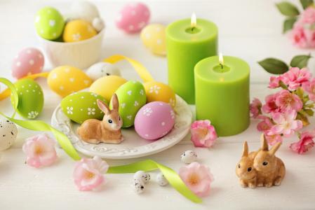 复活节，鸡蛋，krashenki，蜡烛，鲜花，兔子