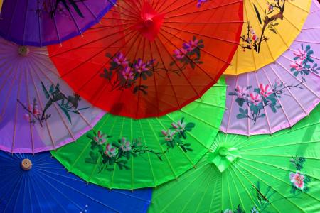 色彩缤纷，遮阳伞，日式风格