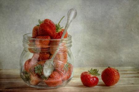 浆果，罐子，勺子，玻璃，草莓