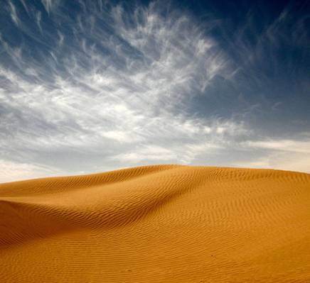 蓝色和白色的天空,在白天,突尼斯高清壁纸下的棕色沙漠风景照片