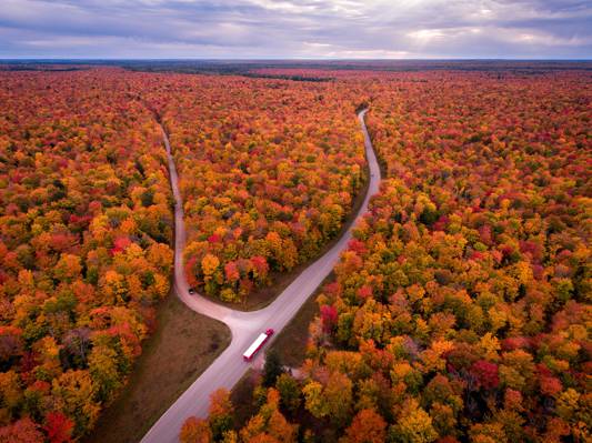 从顶部,道路,树木,机器,森林,云彩,天空,地平线,秋天,密歇根州的看法... ...  - 