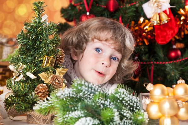 蓝眼睛,孩子,礼物,假日,树,装饰,惊喜,卷发,圣诞装饰品