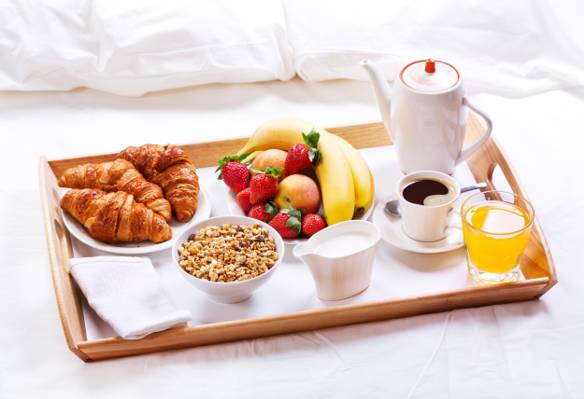 草莓,香蕉,早餐,苹果,羊角面包,麦片,咖啡,奶油,早餐