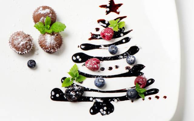 壁纸新年,蛋糕,蛋糕,釉,板,浆果,树,圣诞节