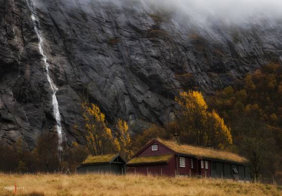 山,斯塔万格,瀑布,房子,维高约翰森摄影,挪威,罗加兰,秋天