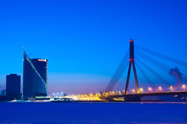 cityscale夜间照片,里加,索桥,拉脱维亚高清壁纸