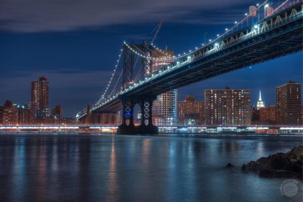 绘画的曼哈顿大桥灯与夜间高清壁纸