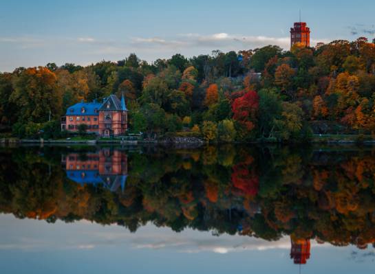 河,反射,树木,瑞典,水,房子,天空,秋天,森林