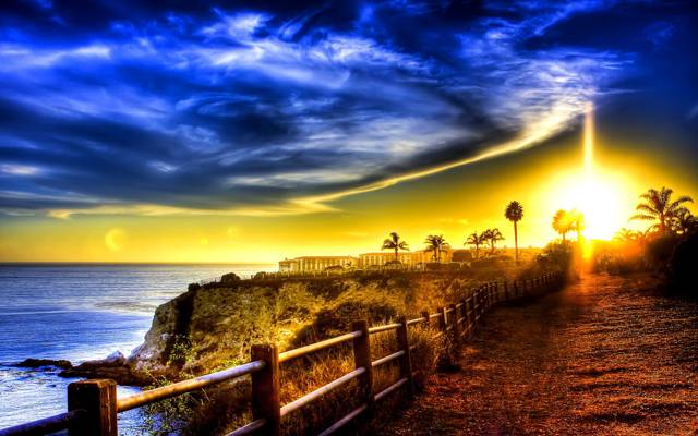 SUNSET,SEA,FENCE,CLOUDS,THE OCEAN,THE SKY,LIGHT,ROAD,BUILDING,RAYS,DAWN,COAST,...