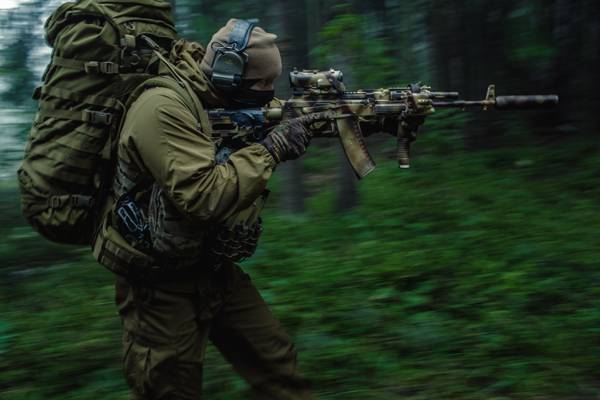 步兵,背包,射手,森林,AK-74M