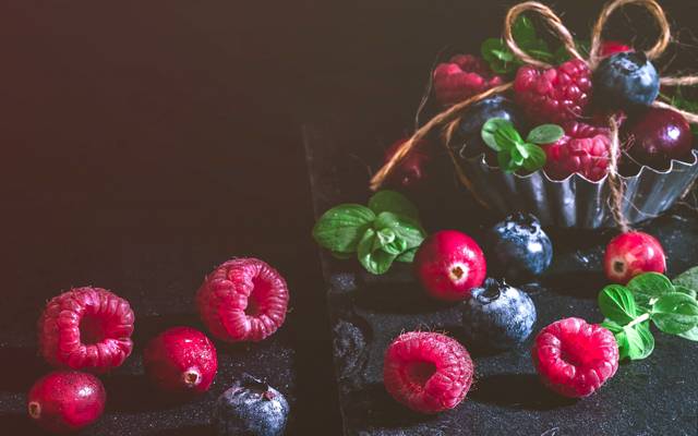 浆果,覆盆子,蔓越莓,蓝莓