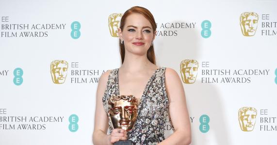 Emma Stone,BAFTA 2017,获奖者,着装,红地毯（水平）