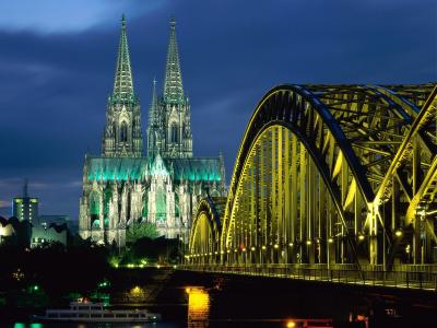 科隆大教堂和Hohenzollern桥梁德国