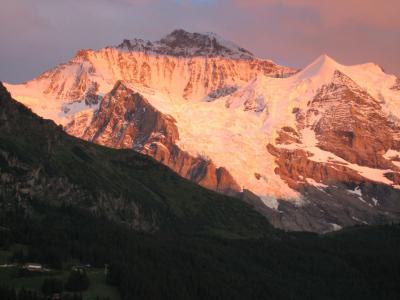 山 alpengluehn, 包括维珍阿尔卑斯, 瑞士