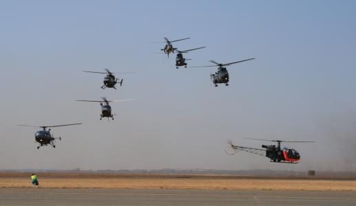 直升机, 空中显示屏, 航空, 飞行技能, 转子, 机载, 灰尘