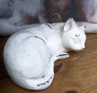 熟睡中的猫, 彩绘粘土, 户外, 花园装饰品
