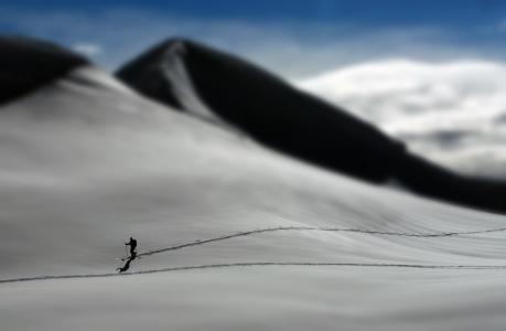 人, 冰, 滑雪, 白天, 天空, 云彩, 沙漠