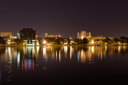 莱克兰, 佛罗里达州, 夜景, 城市的灯光, 城市景观, 湖, 水