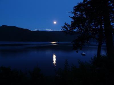 月亮, 月光照耀, canim 湖, 反思, 小山, 湖, 树木