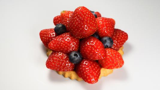 草莓, 蛋糕, 蛋挞, 蓝莓, 红色, 蓝色, 水果