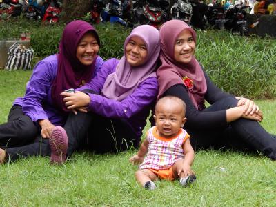 家庭, 妇女, 宝贝, 孩子们, 印度尼西亚语, 花园, 城市