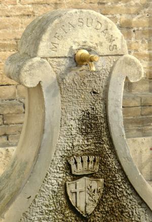 喷泉, 阿西西, 徽章, 圣玛丽亚教堂, 水, 翁布里亚, 中世纪