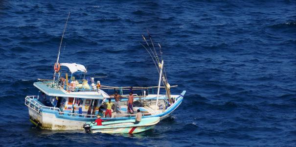小船, 波涛汹涌的大海, 拖网渔船, 海洋, 斯里兰卡