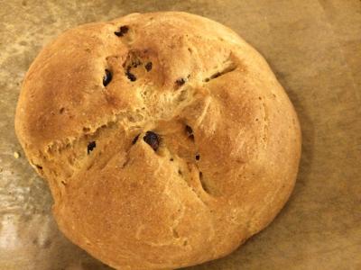 酵母面包, 面包, 葡萄干面包, 复活节编织, 甚至烤, 自制, 吃