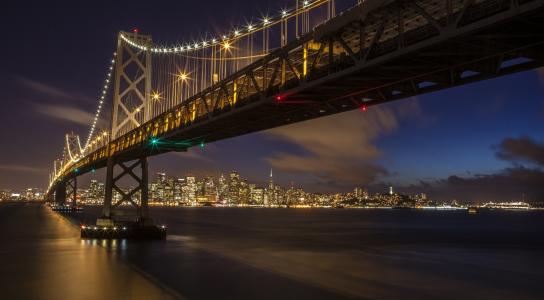 在旧金山奥克兰湾大桥夜间全高清壁纸和背景图像