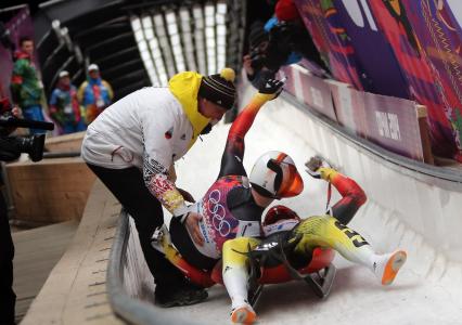 安德烈亚斯·灵格尔和沃尔夫冈·灵格奥地利雪橇银牌在索契2014年