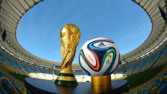 杯和球世界杯足球在巴西2014年体育场