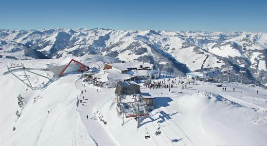 在基茨比厄尔，奥地利度假胜地的滑雪胜地
