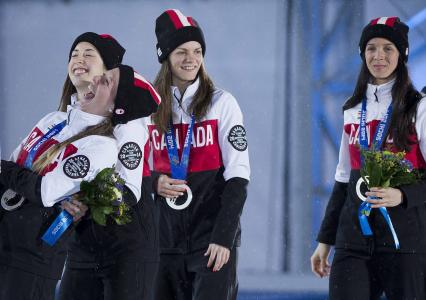 银牌的主人是在索契奥运会上的加拿大短命的玛丽 - 伊娃·德罗伊（Marie-Eva Drolay）
