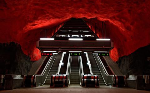 在瑞典斯德哥尔摩的地铁站