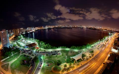 圣路易斯市在晚上，巴西