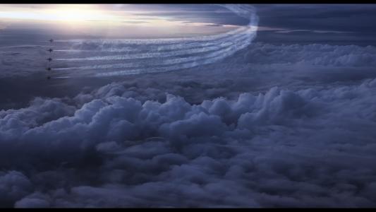 云层上方的飞机结构