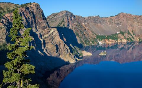 美国俄勒冈州的火山口湖国家公园