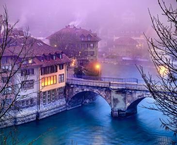 在瑞士伯尔尼的古桥